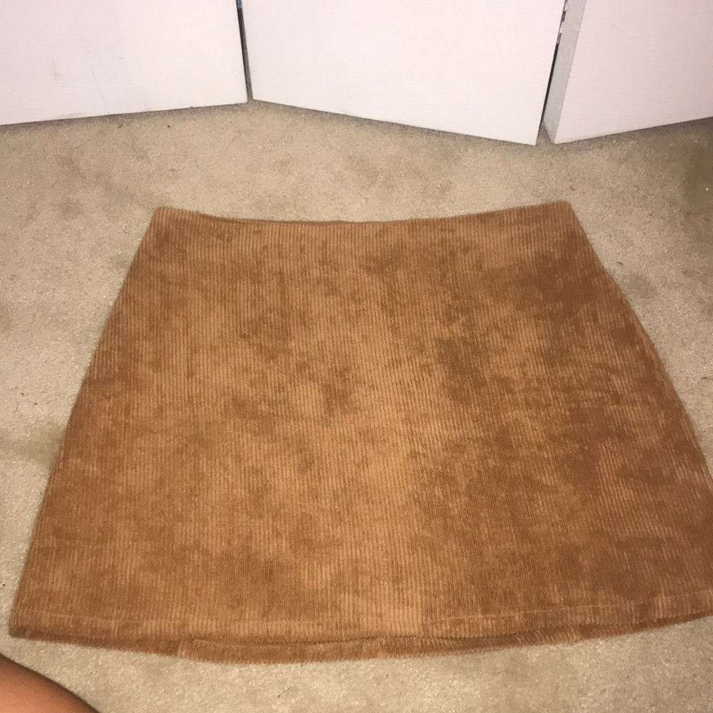 Impeccable pig Camel color skirt